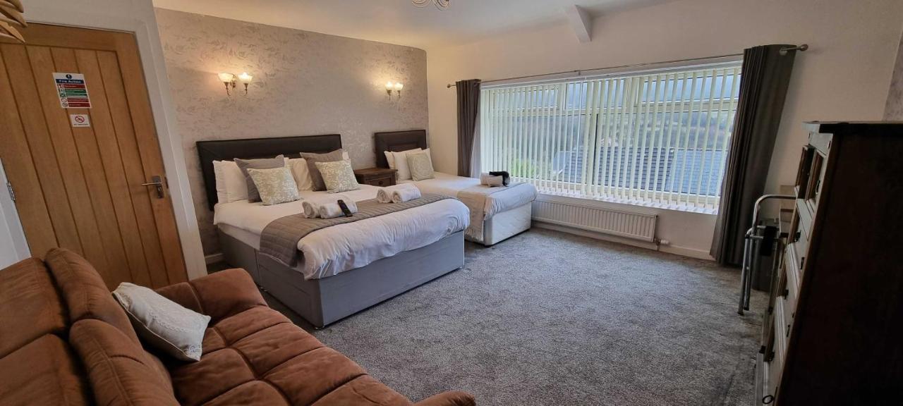 The New Lodge Pontardawe 外观 照片