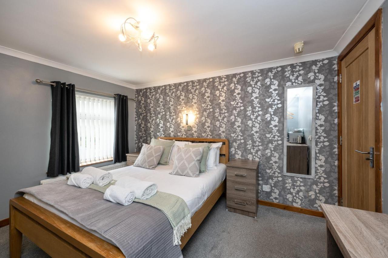 The New Lodge Pontardawe 外观 照片