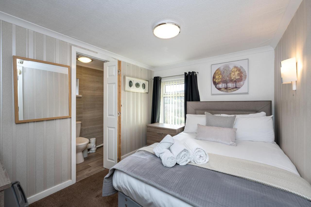 The New Lodge Pontardawe 外观 照片