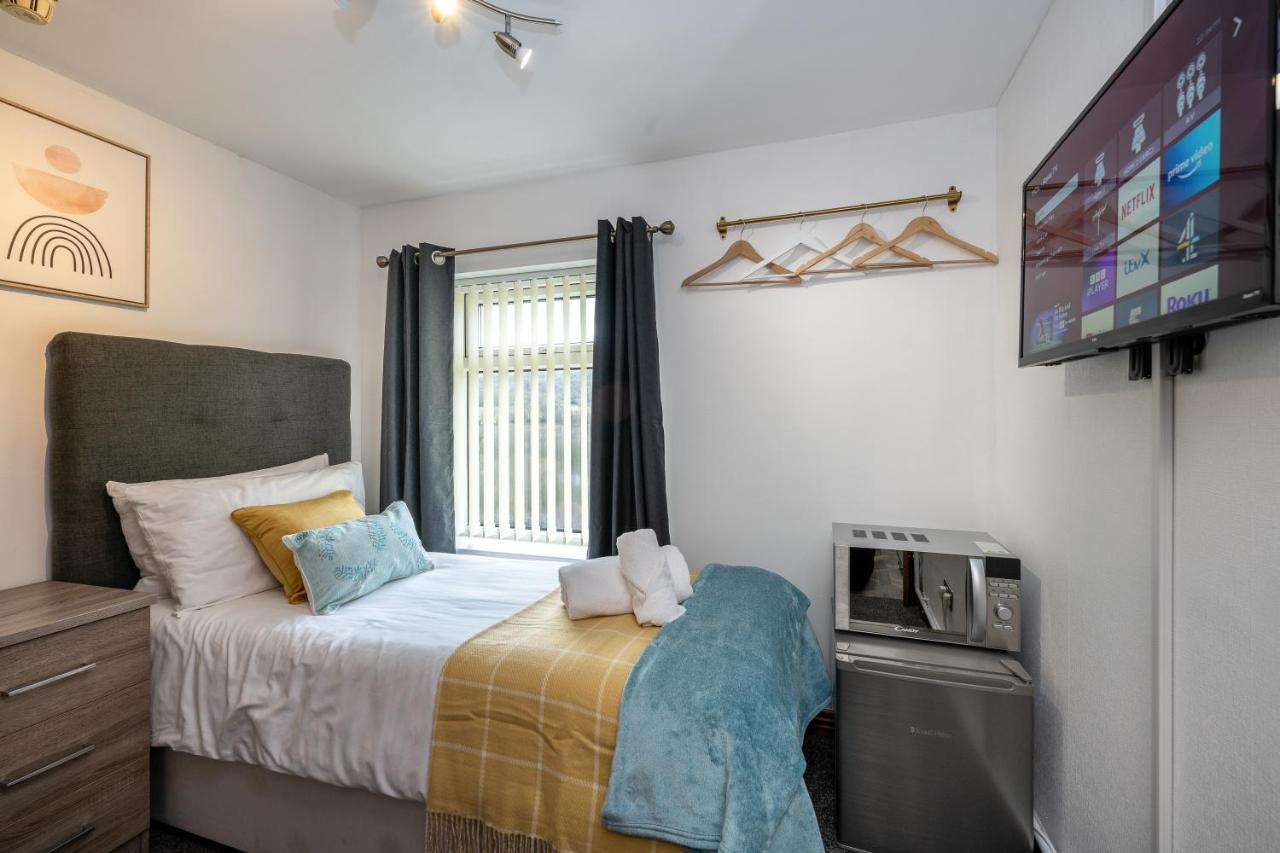 The New Lodge Pontardawe 外观 照片