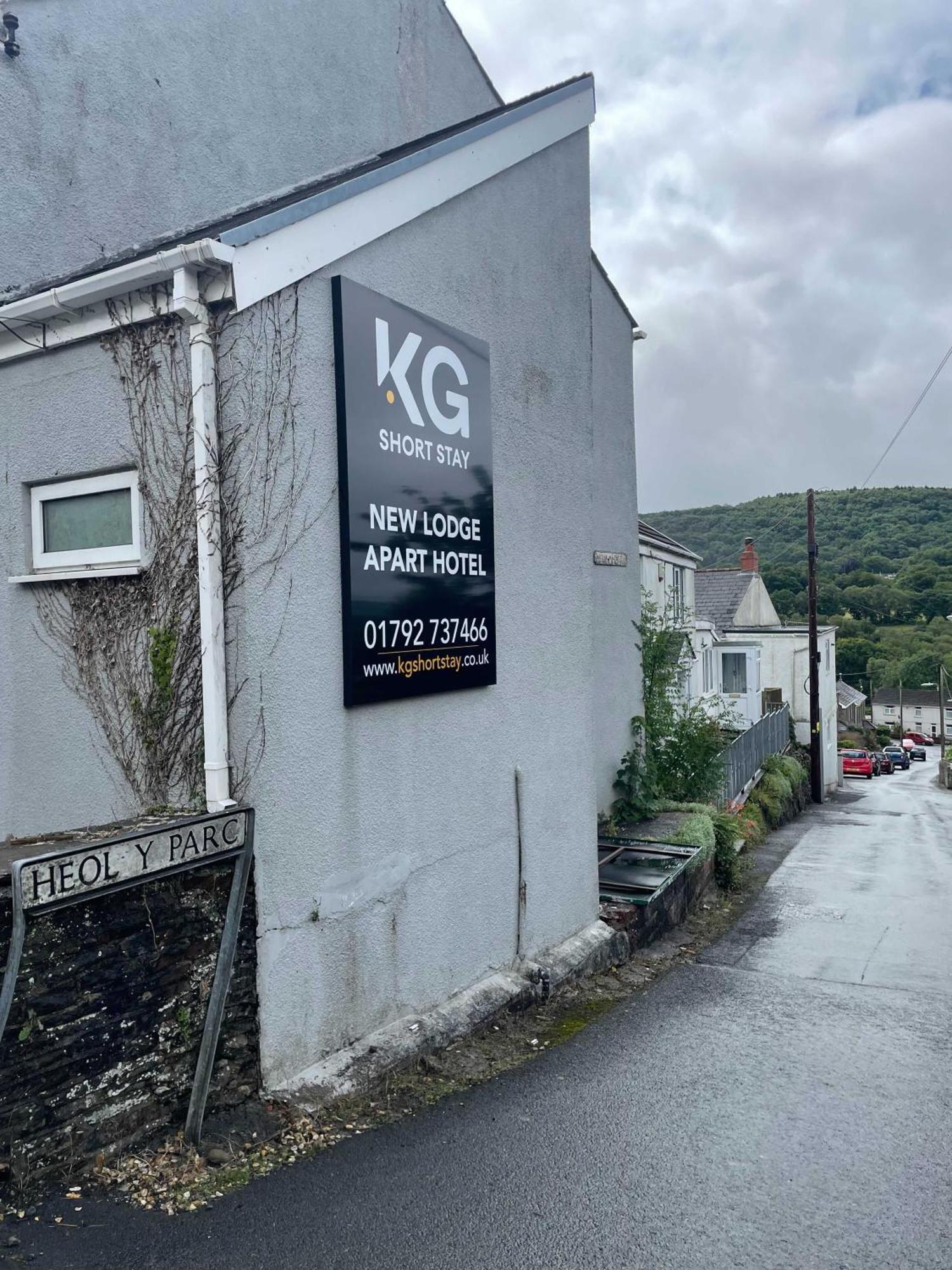 The New Lodge Pontardawe 外观 照片