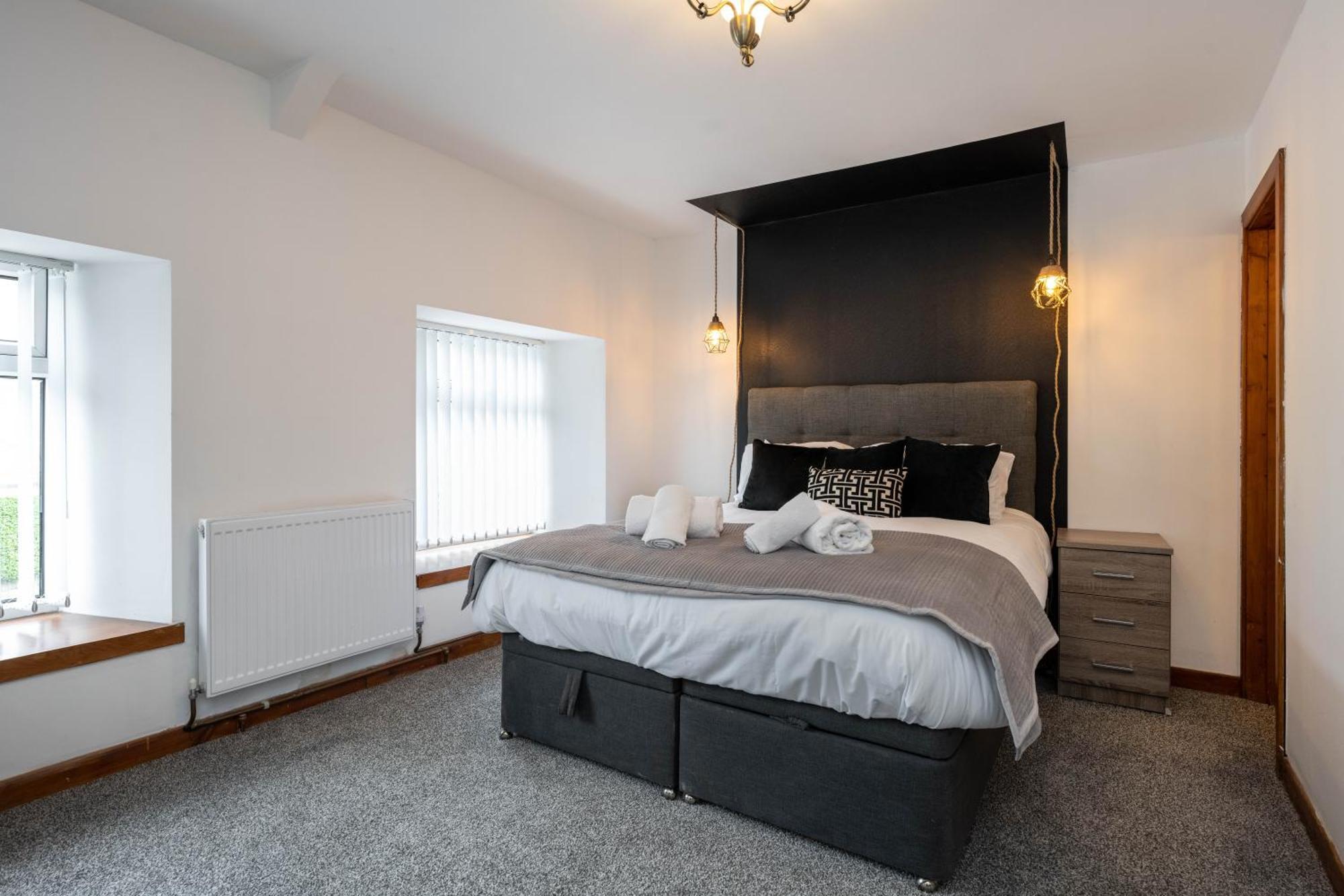 The New Lodge Pontardawe 外观 照片